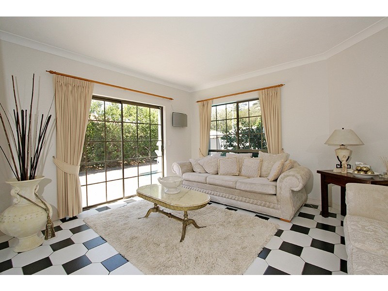 101 Columbus Drive, Hollywell QLD 4216