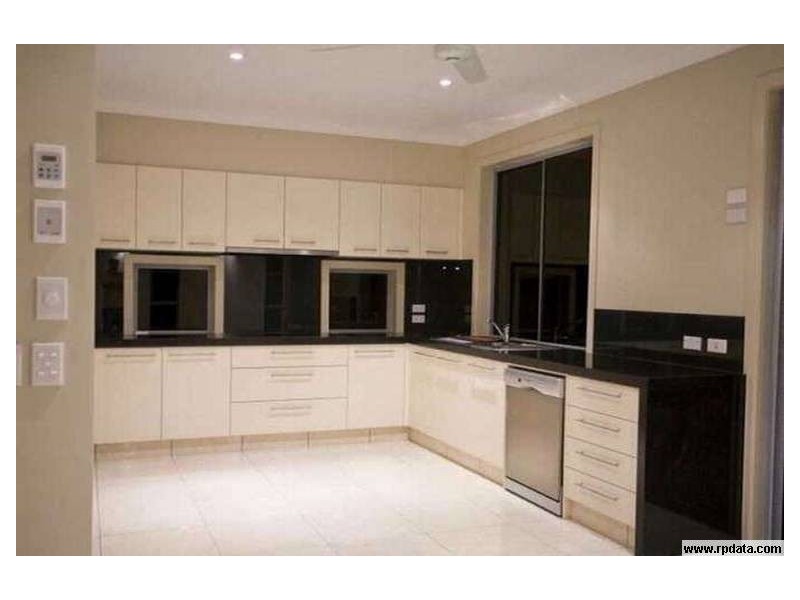 6 cessnock cl, Mermaid Waters QLD 4218