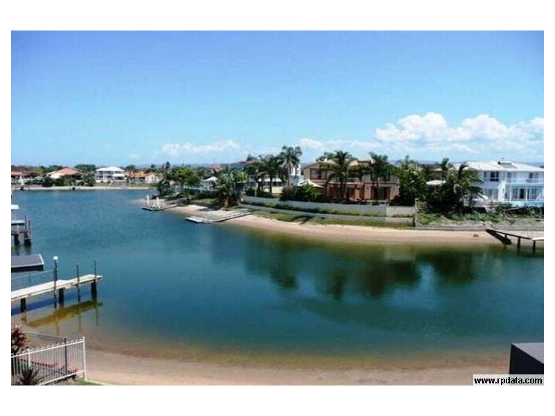 6 cessnock cl, Mermaid Waters QLD 4218