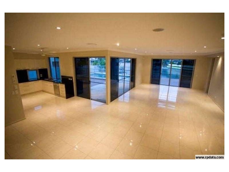 6 cessnock cl, Mermaid Waters QLD 4218