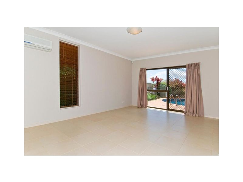 16 Garden Grove, Carrara QLD 4211