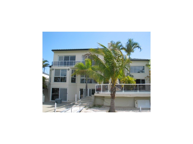 90  Commodore Dr, Surfers Paradise QLD 4217