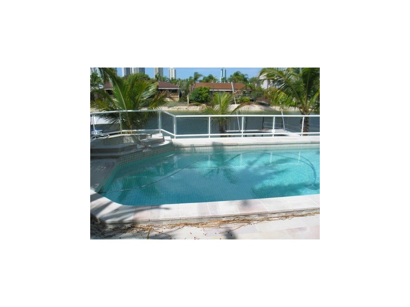 90  Commodore Dr, Surfers Paradise QLD 4217