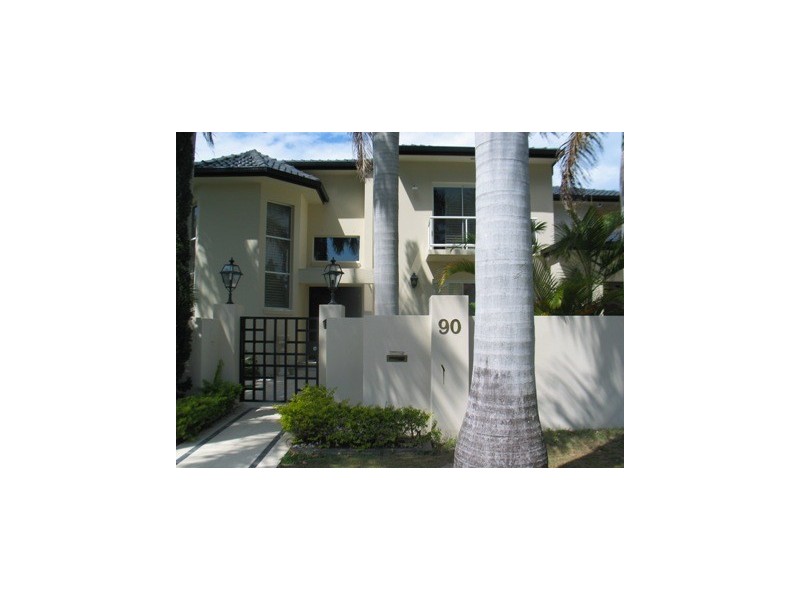 90  Commodore Dr, Surfers Paradise QLD 4217