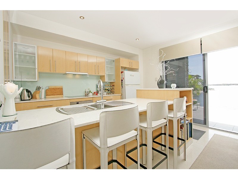 Level 1 2/27 Madang Crescent, Runaway Bay QLD 4216