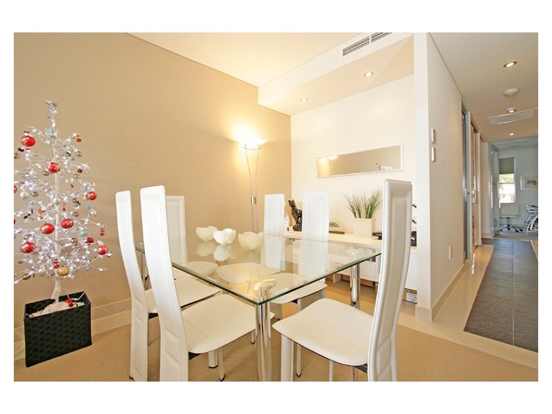 Level 1 2/27 Madang Crescent, Runaway Bay QLD 4216