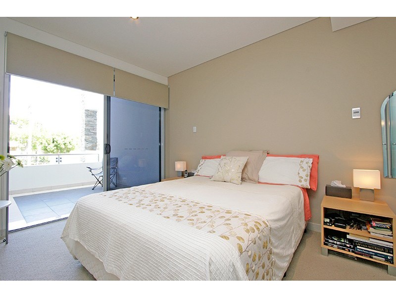 Level 1 2/27 Madang Crescent, Runaway Bay QLD 4216