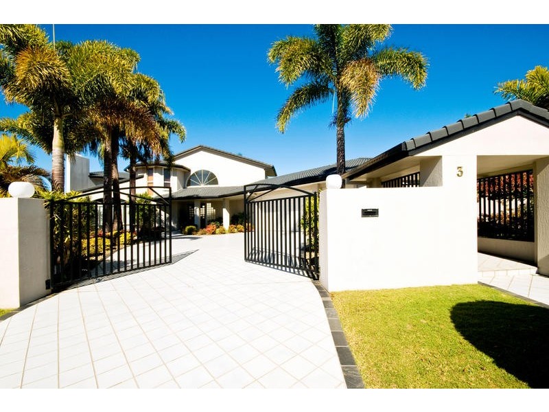 3 Chantilly Cres, Benowa QLD 4217