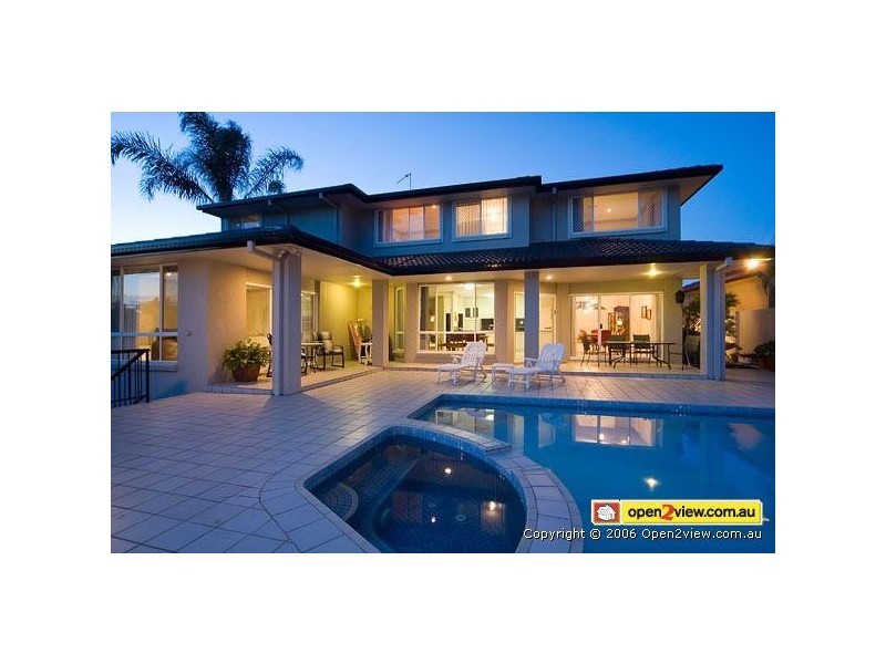 3 Chantilly Close, Benowa QLD 4217