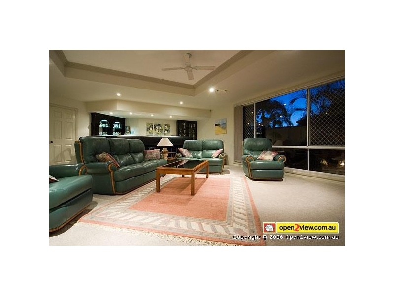 3 Chantilly Close, Benowa QLD 4217