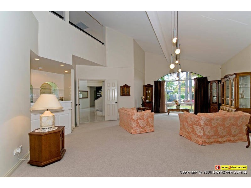 3 Chantilly Close, Benowa QLD 4217