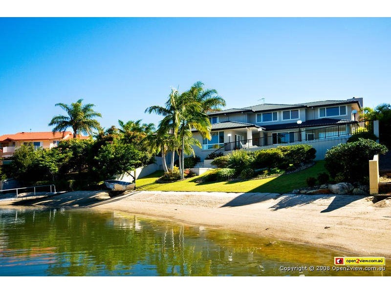 3 Chantilly Close, Benowa QLD 4217