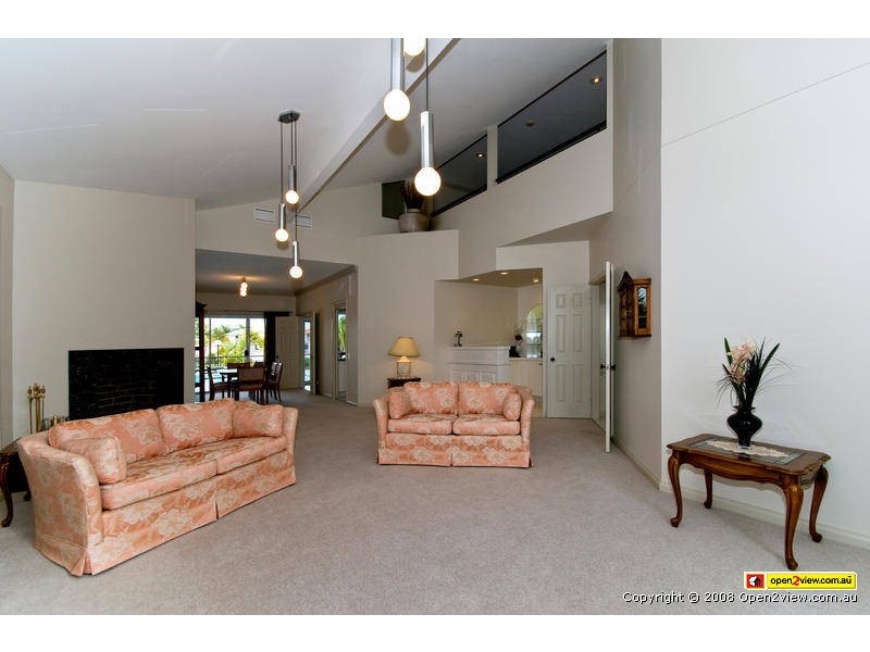 3 Chantilly Close, Benowa QLD 4217