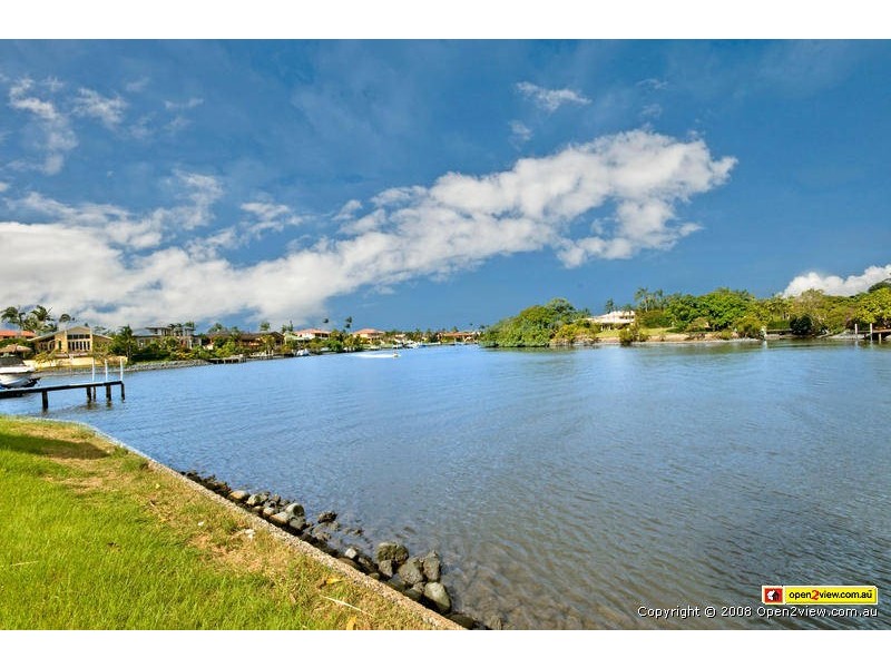 116  Edinburgh Road, Benowa QLD 4217