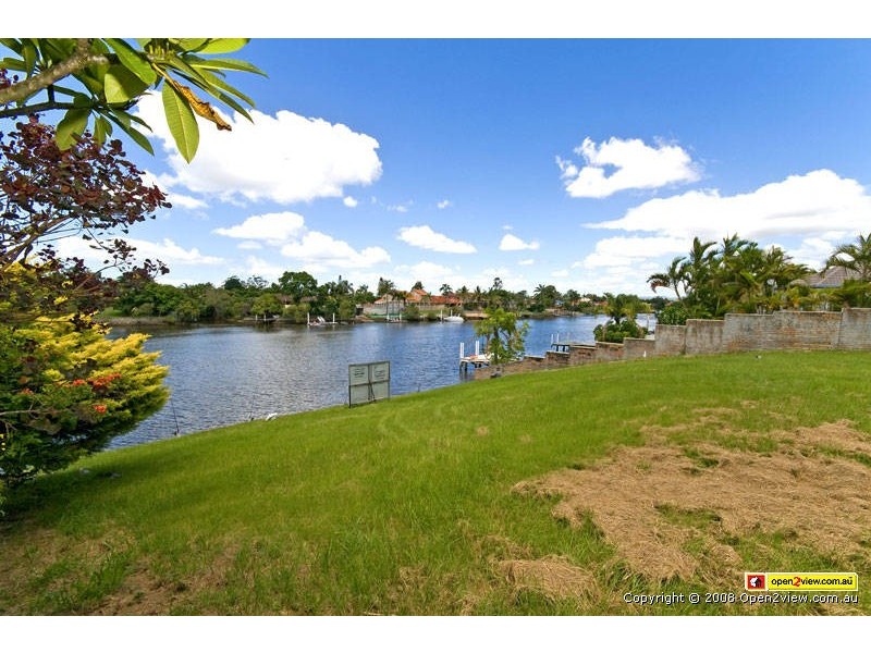 116  Edinburgh Road, Benowa QLD 4217