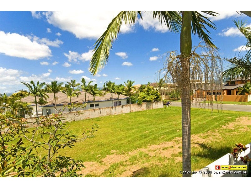 116  Edinburgh Road, Benowa QLD 4217