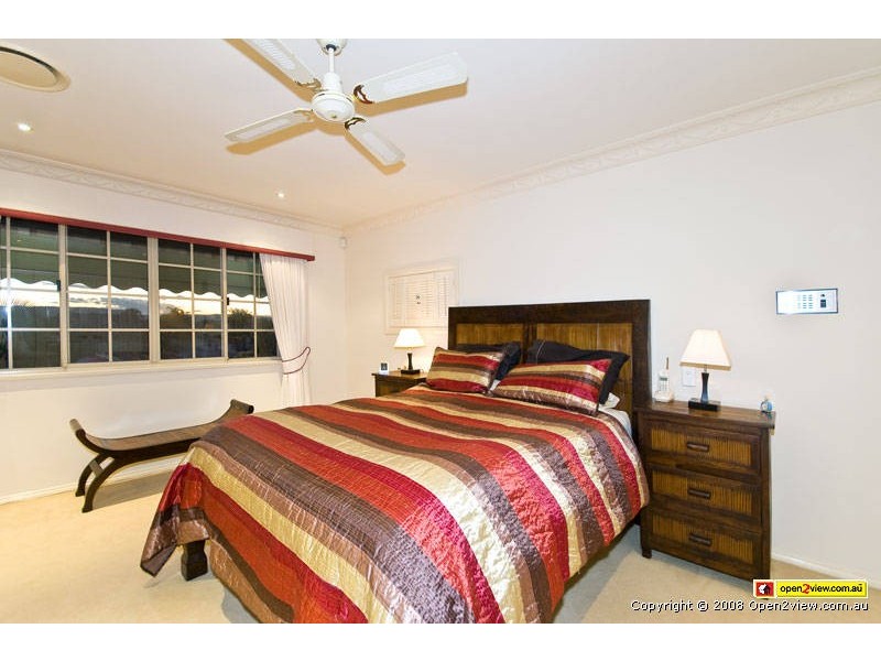 34  Charolais Crt, Benowa QLD 4217