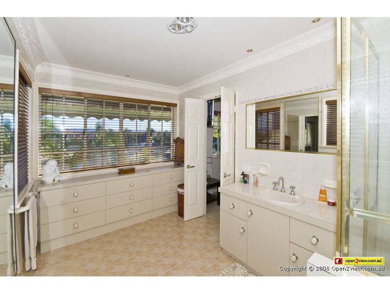 34  Charolais Crt, Benowa QLD 4217