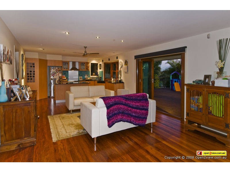 22  Kawana Cres, Ashmore QLD 4214