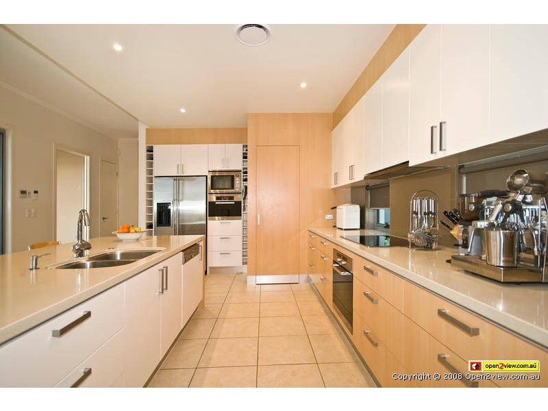 10 Corvus Way, Robina QLD 4226