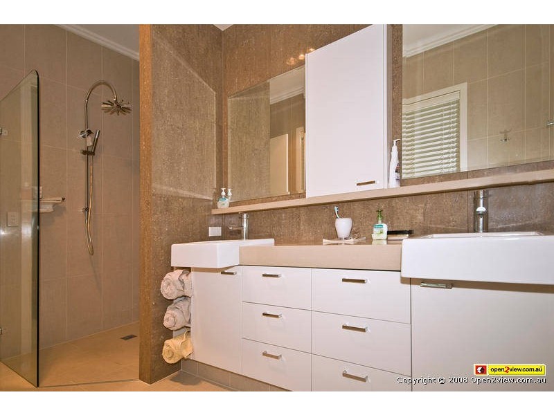 10 Corvus Way, Robina QLD 4226