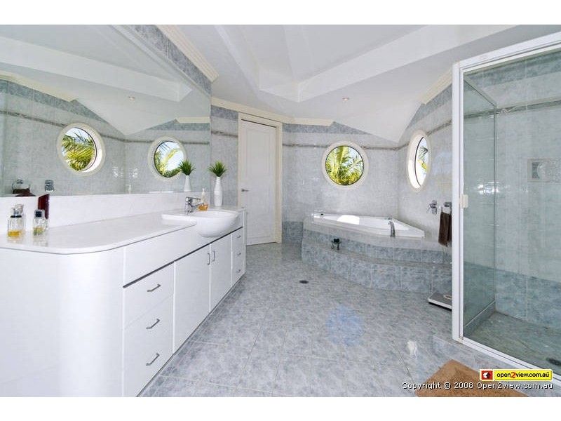 39  The Quay- 40 Cotlew St, Southport QLD 4215