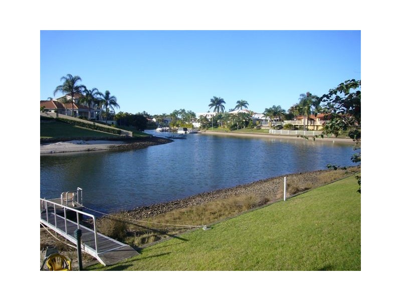 20  Rannock Ave, Benowa QLD 4217