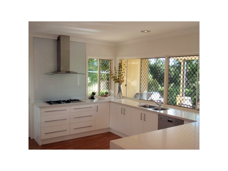 8 O’Brien Court, Arundel QLD 4214