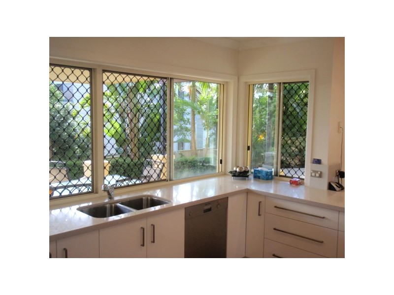 8 O’Brien Court, Arundel QLD 4214