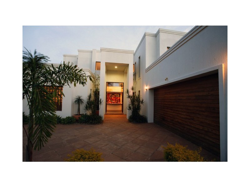 41 King Arthurs Court, Sovereign Islands QLD 4216