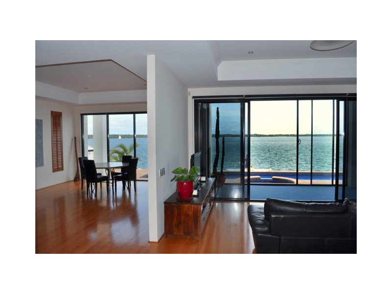 41 King Arthurs Court, Sovereign Islands QLD 4216