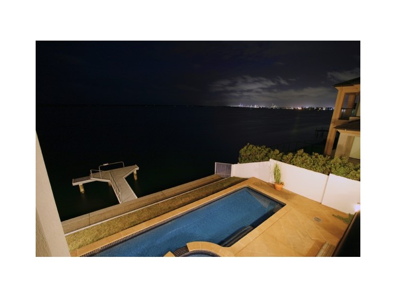 41 King Arthurs Court, Sovereign Islands QLD 4216