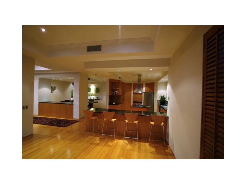 41 King Arthurs Court, Sovereign Islands QLD 4216