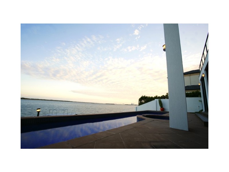 41 King Arthurs Court, Sovereign Islands QLD 4216