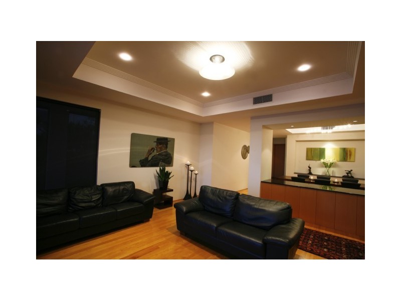 41 King Arthurs Court, Sovereign Islands QLD 4216