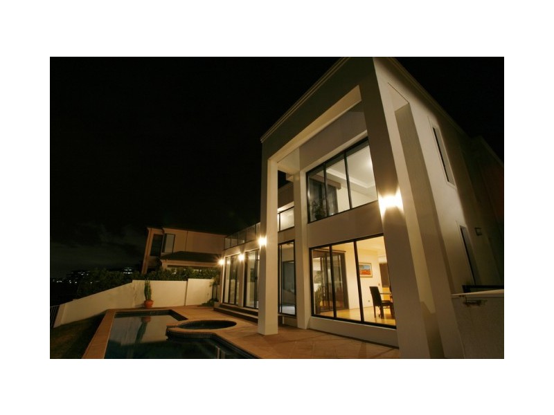 41 King Arthurs Court, Sovereign Islands QLD 4216