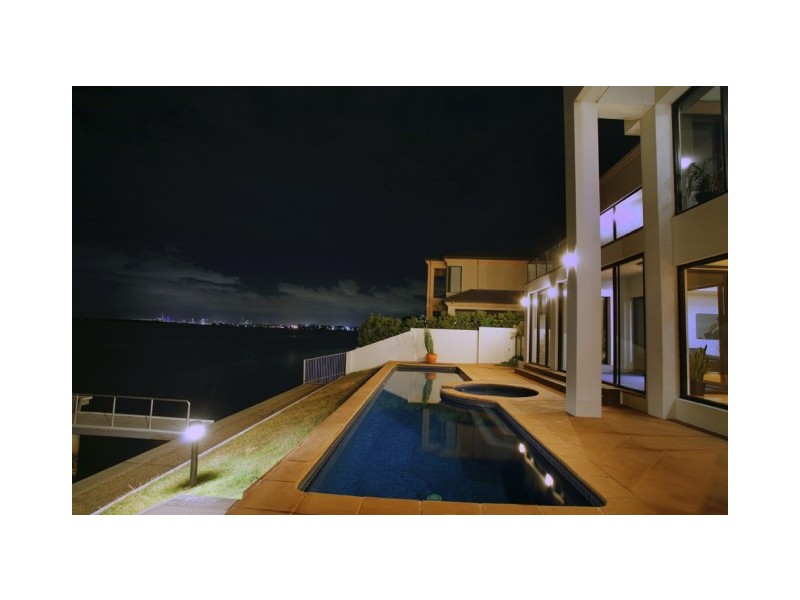 41 King Arthurs Court, Sovereign Islands QLD 4216