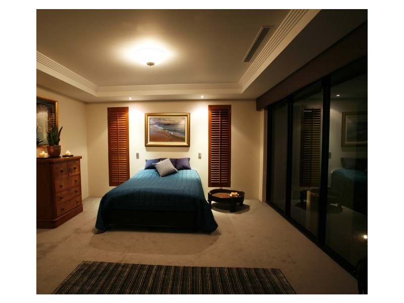 41 King Arthurs Court, Sovereign Islands QLD 4216