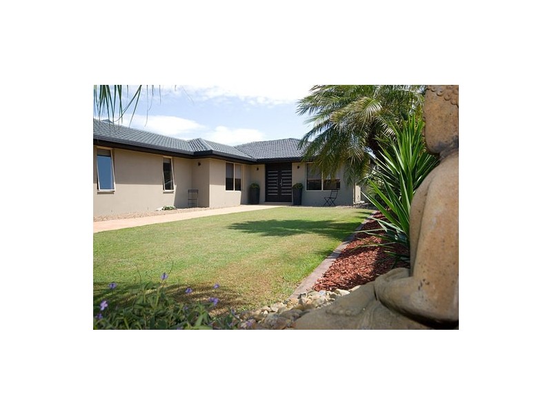 18 Seebreeze Street, Paradise Point QLD 4216