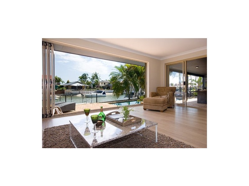 18 Seebreeze Street, Paradise Point QLD 4216