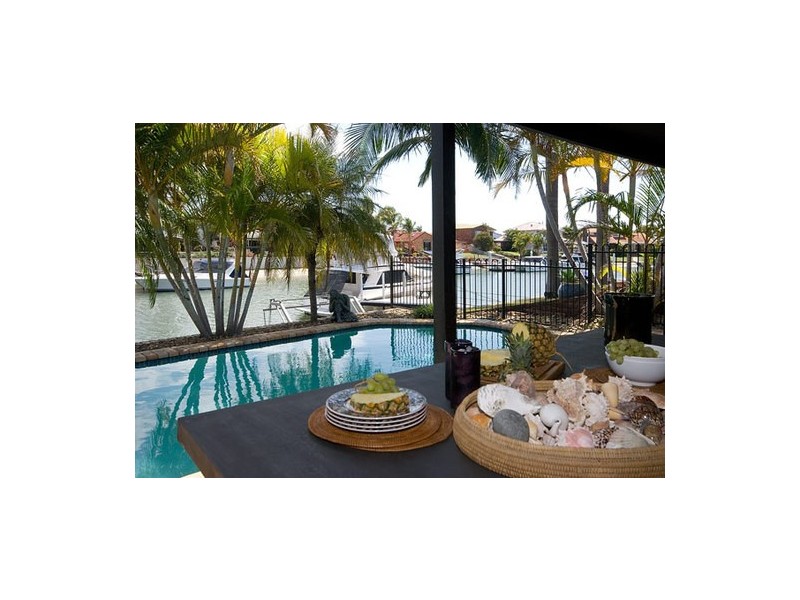 18 Seebreeze Street, Paradise Point QLD 4216