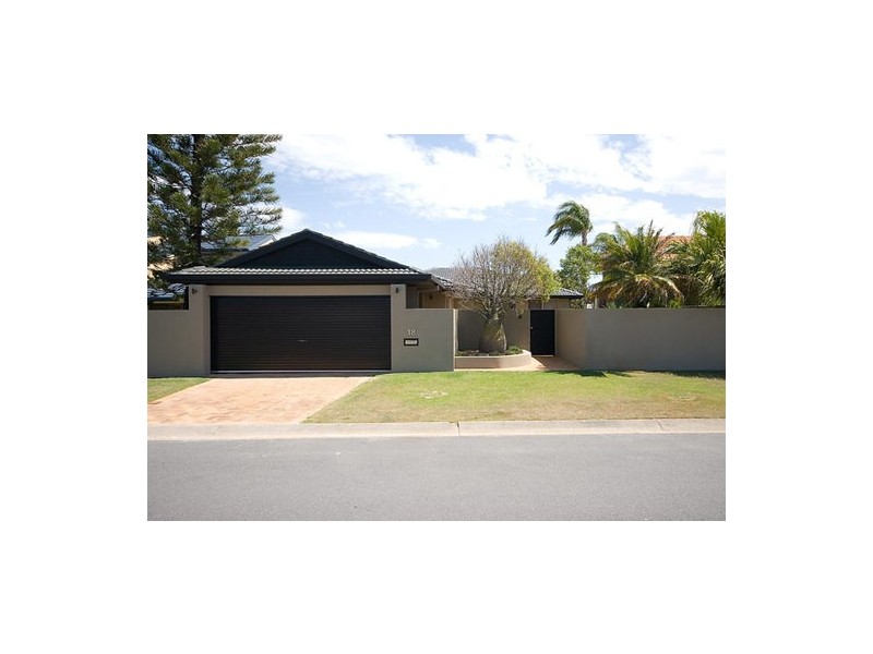 18 Seebreeze Street, Paradise Point QLD 4216
