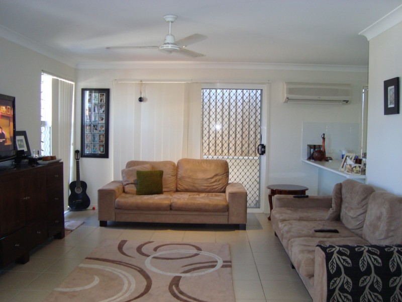2/1 Ridgemont Street, Upper Coomera QLD 4209