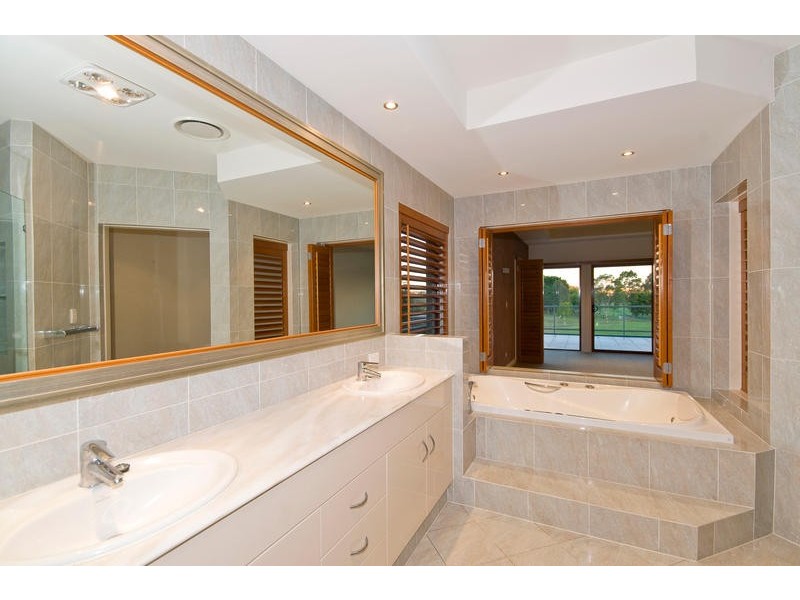 813 Legends Trail, Robina QLD 4226