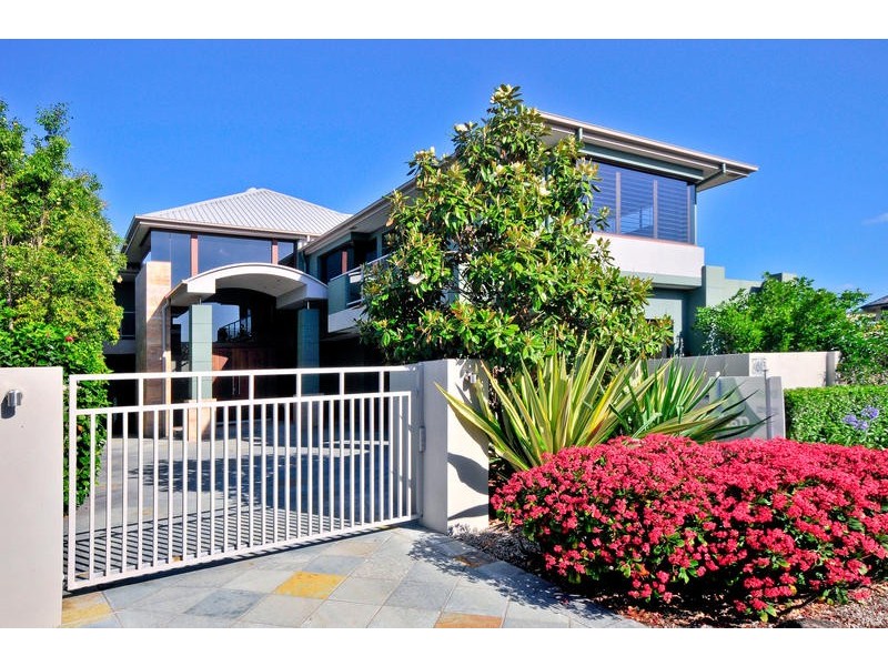 813 Legends Trail, Robina QLD 4226