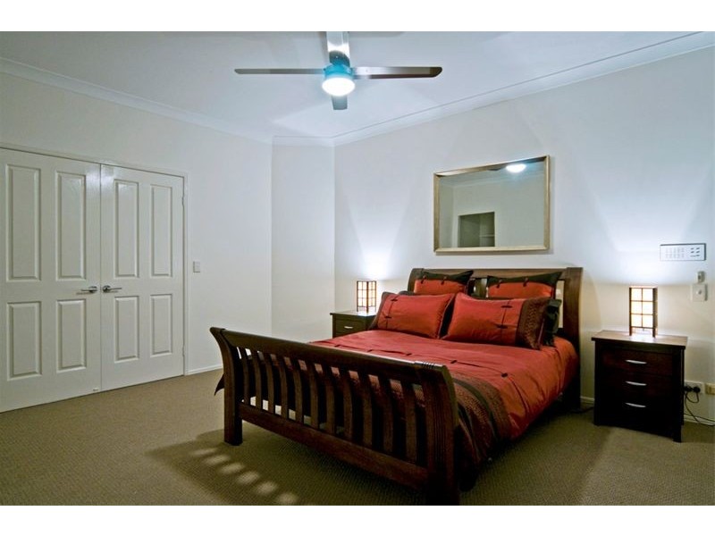 17 Clarence Drive, Helensvale QLD 4212