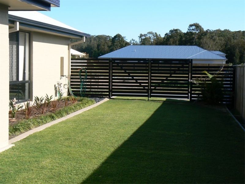 4 Sailaway crt, Coomera QLD 4209