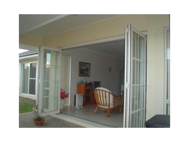 23 Sheffield Circuit, Pacific Pines QLD 4211
