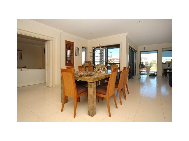 Hope Island QLD 4212