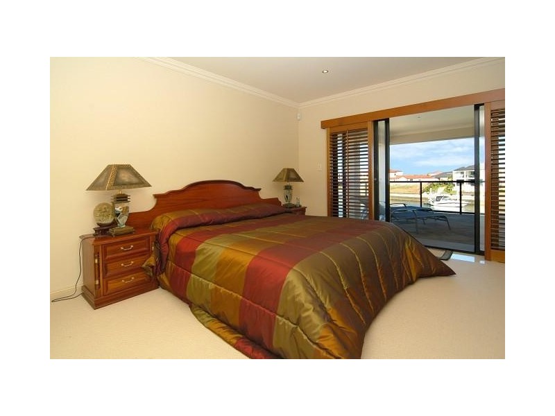 Hope Island QLD 4212
